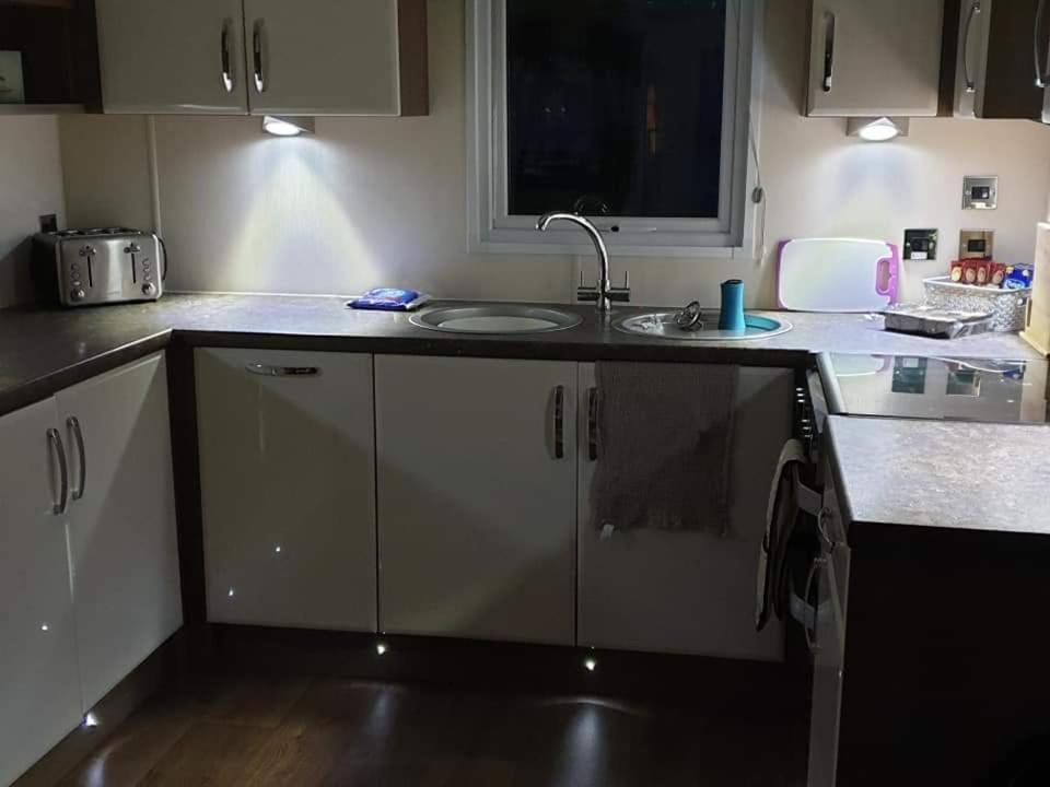 Privately Owned Stunning Caravan Seawick Holiday Park St Osyth Jaywick Sands Εξωτερικό φωτογραφία